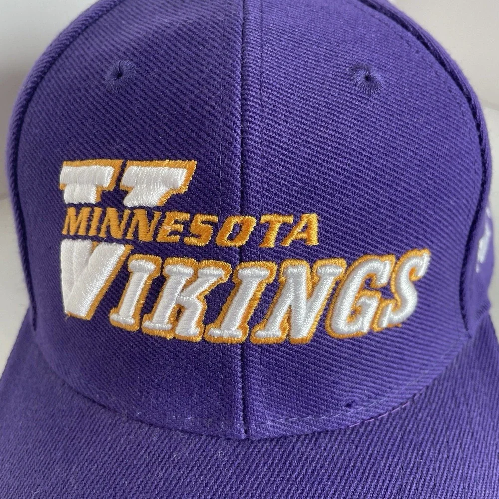 Minnesota Vikings NFL  Puma Adjustable Hat Cap‎ National Football League Purple
